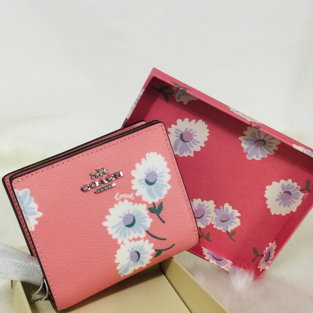NWT Coach Daisy Snap Wallet in gift box - Picture 7 of 12